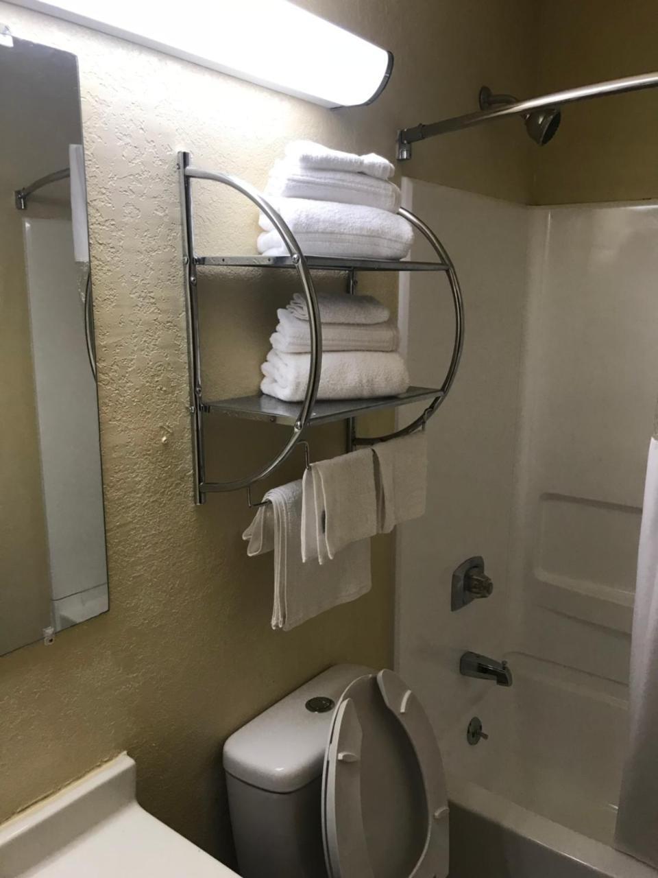 ซูเปอร์ 8 บาย วินด์แฮม โรอาโนก เวอร์จิเนีย Motel ภายนอก รูปภาพ